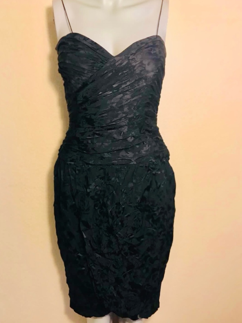 Vintage 80s Women's 100% silk Strapless Textured Floral Evening Dress - Black